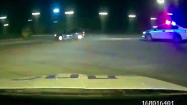 Фото: Череповецкие полицейские стреляли по колесам иномарки