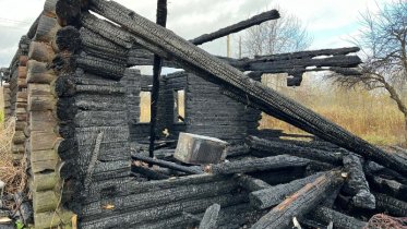 Фото: Ранним утром холодильник сжег дом в Череповецком районе