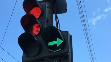 Фото: Светофор на перекрестке Архангельской — Командарма Белова заработает по-новому