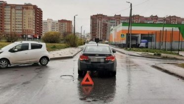 Фото: Иномарка сбила 8-летнего ребенка на Шекснинском проспекте
