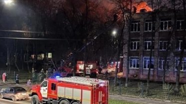Фото: В Череповце загорелась школа
