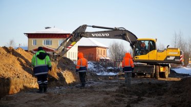 Фото: На Краснодонцев за военкоматом начали прокладывать сети