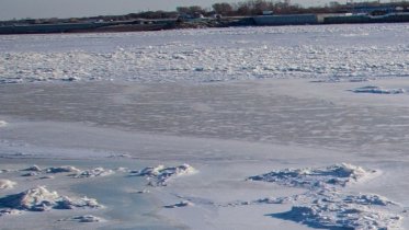 Фото: Череповчанам разрешили выходить на лед Ягорбы