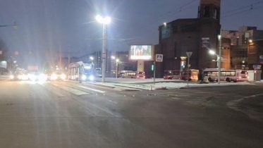 Фото: Череповчанка травмировалась в трамвае