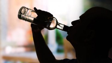 Фото: Череповчанин «под градусом» расправился с собутыльником и продолжил пить