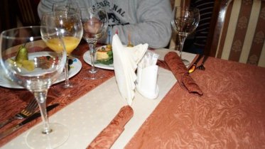 Фото: Еще одного пьяного мужчину умиряли в череповецком кафе