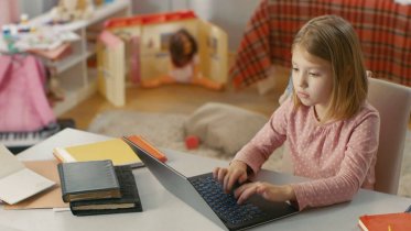 Фото: 16 классов переведены на домашнее обучение в Череповце