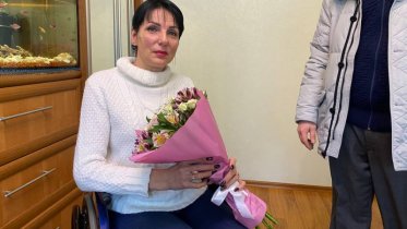 Фото: Для череповецкой девушки-инвалида сделали парковку