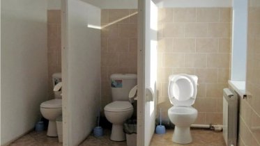 Фото: В Череповце школьник устроил потоп в туалете