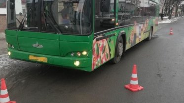 Фото: Старушка получила травмы в момент падения в череповецком автобусе