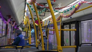 Фото: Череповецкие автобусы украсят к Новому году