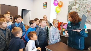 Фото: Экскурсии в управы проводятся для череповецких школьников