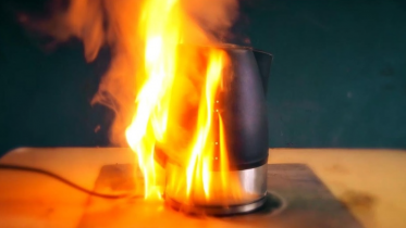 Фото: В череповецкой квартире неаккуратные хозяева сами устроили и потушили пожар