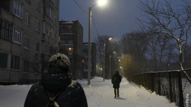 Фото: Путь к школе № 27 в Череповце стал светлее