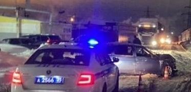 Фото: Две легковушки не поделили дорогу на Маяковского