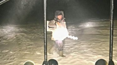 Фото: На Рыбинском водохранилище спасали рыбака