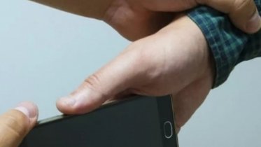 Фото: 21-летнего череповчанина избили и ограбили прямо на улице