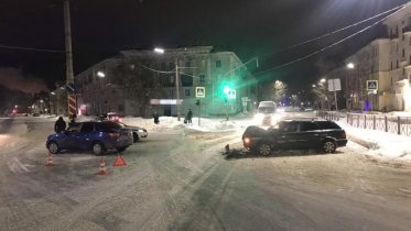 Фото: В Череповце при столкновении двух легковушек пострадала женщина
