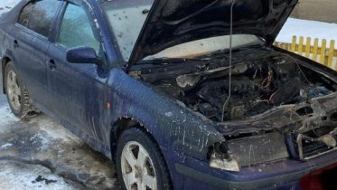 Фото: В Череповце сгорел Mercedes
