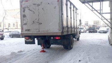 Фото: Грузовик сбил череповчанина прямо на тротуаре