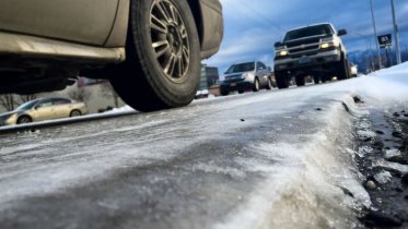 Фото: Череповецких автолюбителей предупредили о гололеде и снежном накате