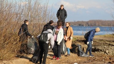 Фото: В Череповце свыше полутора тысяч добровольцев убирали мусор с берегов рек