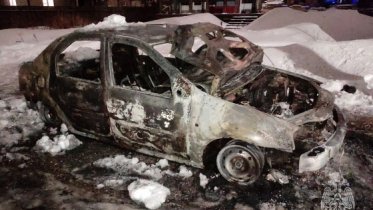 Фото: В Череповце ночью вспыхнула иномарка