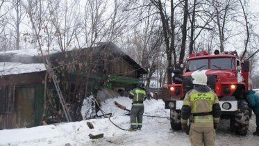 Фото: Деревянный дом горел на Данилова