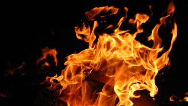 Фото: Гаражный бокс вспыхнул в Череповецком районе