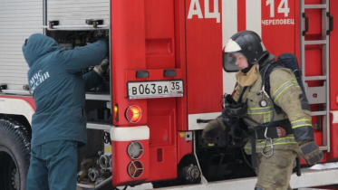Фото: В Череповце на парковке горела иномарка