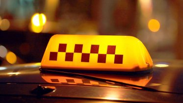 Фото: Череповчанин бесплатно приехал на такси из Санкт-Петербурга