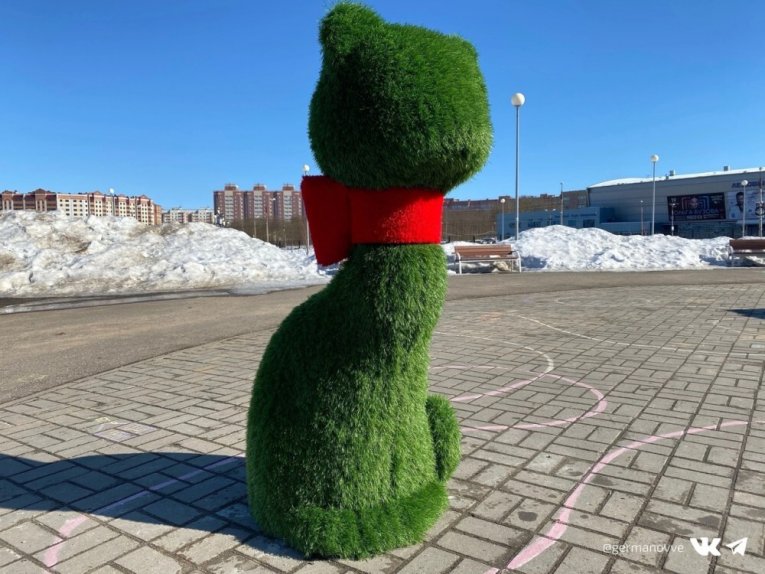 Фото: Топиарные фигуры из «Серпантина» переедут