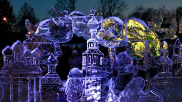 Фото: В Вологодском фестивале ледяных скульптур победителями стали череповчане