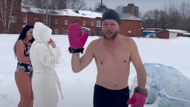 Фото: Череповецкие моржи готовятся к 8 Марта