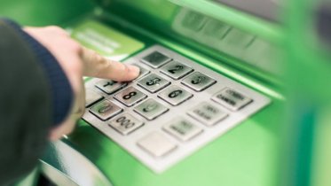 Фото: Череповчанина дистанционно обманули мошенники посредством QR-кода