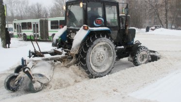 Фото: Убирать межквартальные проезды в Череповце стали лучше