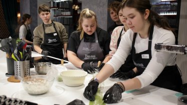 Фото: Школьников Череповца научили готовить равиоли