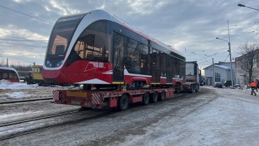Фото: Новые трамваи доставили в Череповце