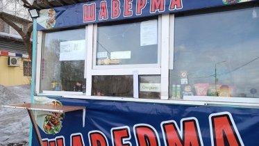 Фото: В Череповце на Привокзальной площади продали пиво подростку