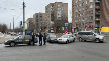 Фото: На перекрестке бульвара Доменщиков и проспекта Строителей появится светофор