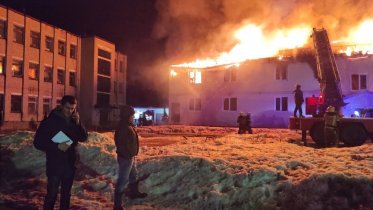 Фото: Почти в полночь под Череповцом вспыхнул дом