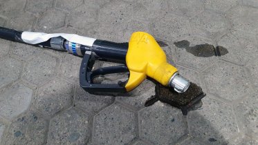 Фото: Житель Белозерского района уехал с череповецкой заправки вместе с пистолетом в баке