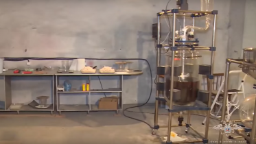 Фото: Череповчанин прямо в ангаре организовал нарколабораторию