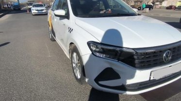 Фото: Череповчанка пострадала под колесами такси