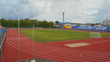 Фото: Для череповчан на «Металлурге» открыли легкоатлетические дорожки