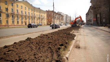 Фото: Подготавливать территорию для новых деревьев начали на Сталеваров