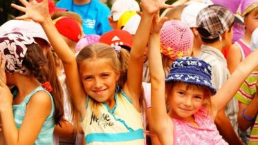 Фото: «Северсталь» начала выдавать путевки в детские лагеря