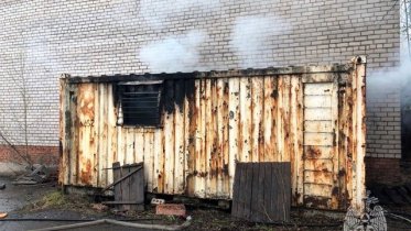 Фото: В Череповце горел строительный вагончик