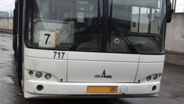 Фото: В Череповце на улице Горького пенсионерка упала в автобусе