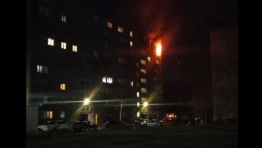 Фото: Поздним вечером в Череповце загорелся многоэтажный дом
